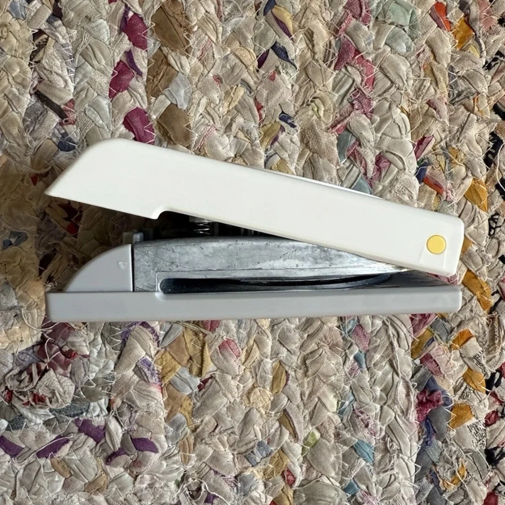 EK Tools SNOWFLAKE Paper Punch Puncher (2013) 2 1/2 Inch‎